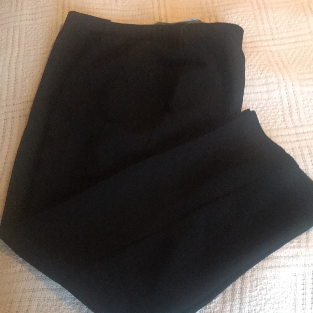 Karen Scott 3 pc black lined set, 8p pants NWT, jacket&skirt used - Picture 10 of 14